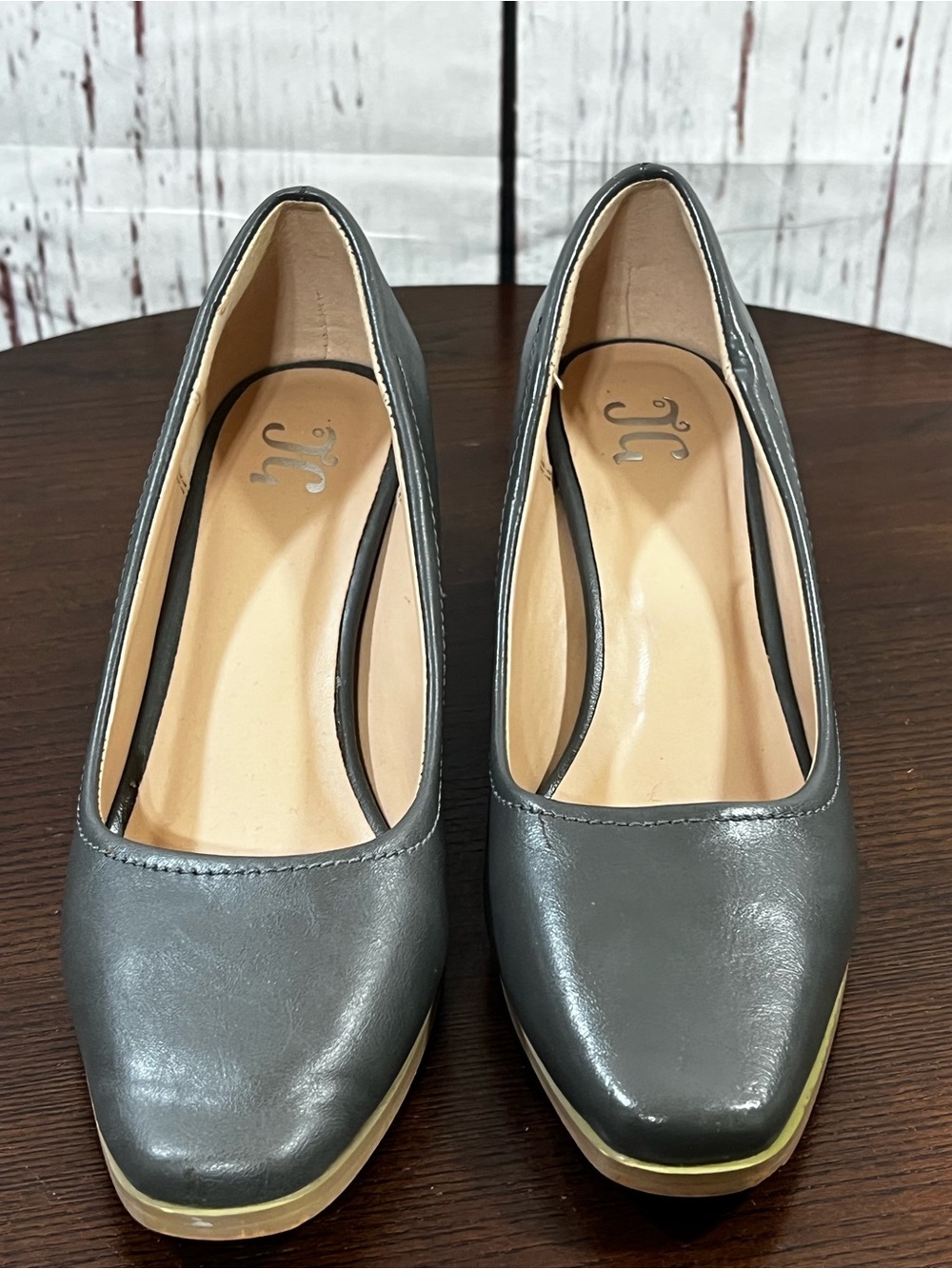 TG PU leather Gray Women's Classic Squared Toe Pumps in size 6